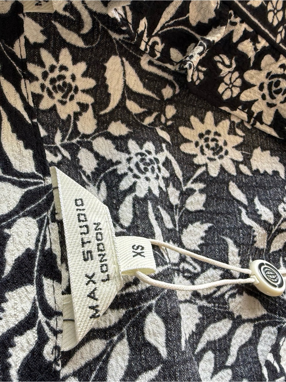 Maxx Studio London Black & Cream Floral dress - SX